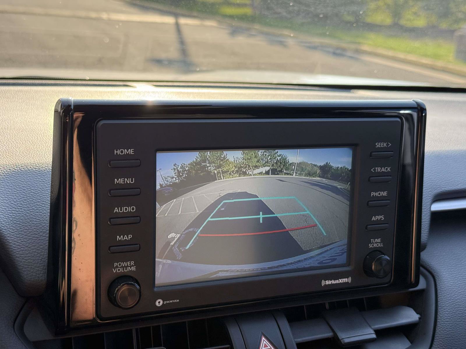 Used 2020 Toyota RAV4 LE FWD image 11