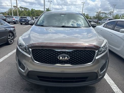 Used 2018 Kia Sorento L image 2