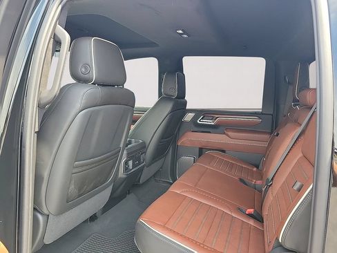 Used 2026 GMC Sierra 2500 Denali Ultimate AWD/4WD image 9