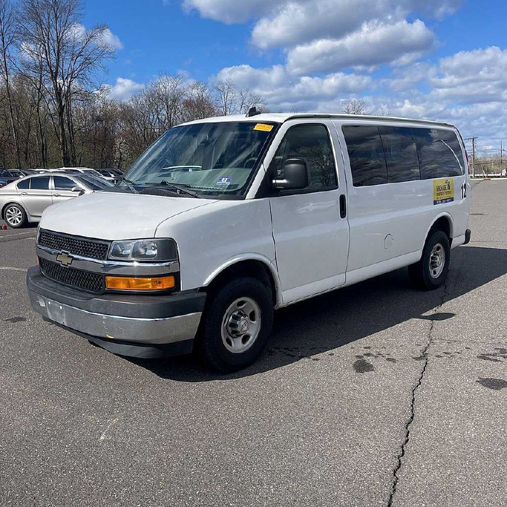 Used 2018 Chevrolet Express 3500 LT w/ LT Preferred Equipment Group RWD image 9