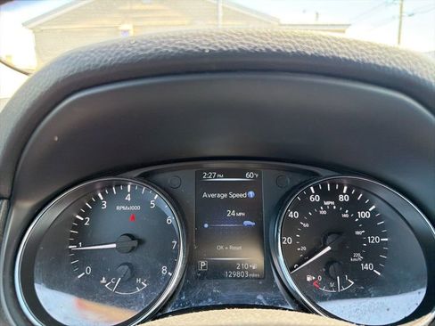 Used 2017 Nissan Rogue SL w/ SL Premium Package AWD/4WD image 10