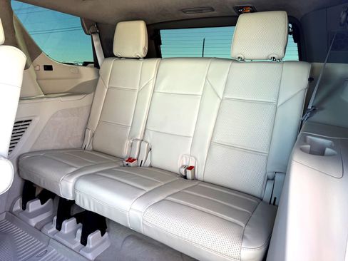 Used 2023 Cadillac Escalade Sport Platinum w/ Heavy-Duty Trailer Package image 20