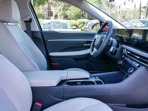 Used 2025 Hyundai Sonata SEL FWD image 17