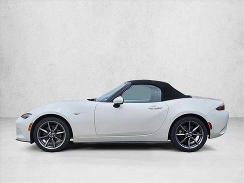 Used 2022 MAZDA MX-5 Miata Grand Touring w/ Weather Package RWD image 8
