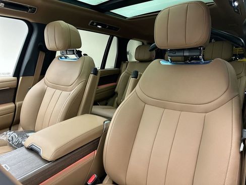 New 2026 Land Rover Range Rover Long Wheelbase SE AWD/4WD image 18