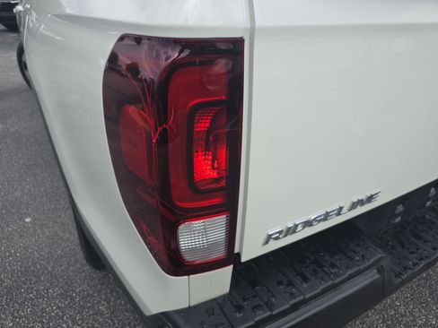 Used 2017 Honda Ridgeline RTL-T image 32