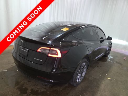 Used 2022 Tesla Model 3 Long Range AWD/4WD image 5