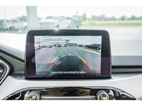 Used 2022 Ford Escape SE w/ SE Sport Appearance Package image 16