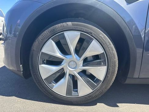Used 2023 Tesla Model Y 2WD image 6