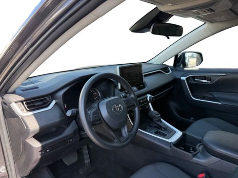 Used 2025 Toyota RAV4 XLE w/ Convenience Package FWD image 9