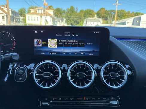 Certified 2025 Mercedes-Benz GLA 250 4MATIC image 33