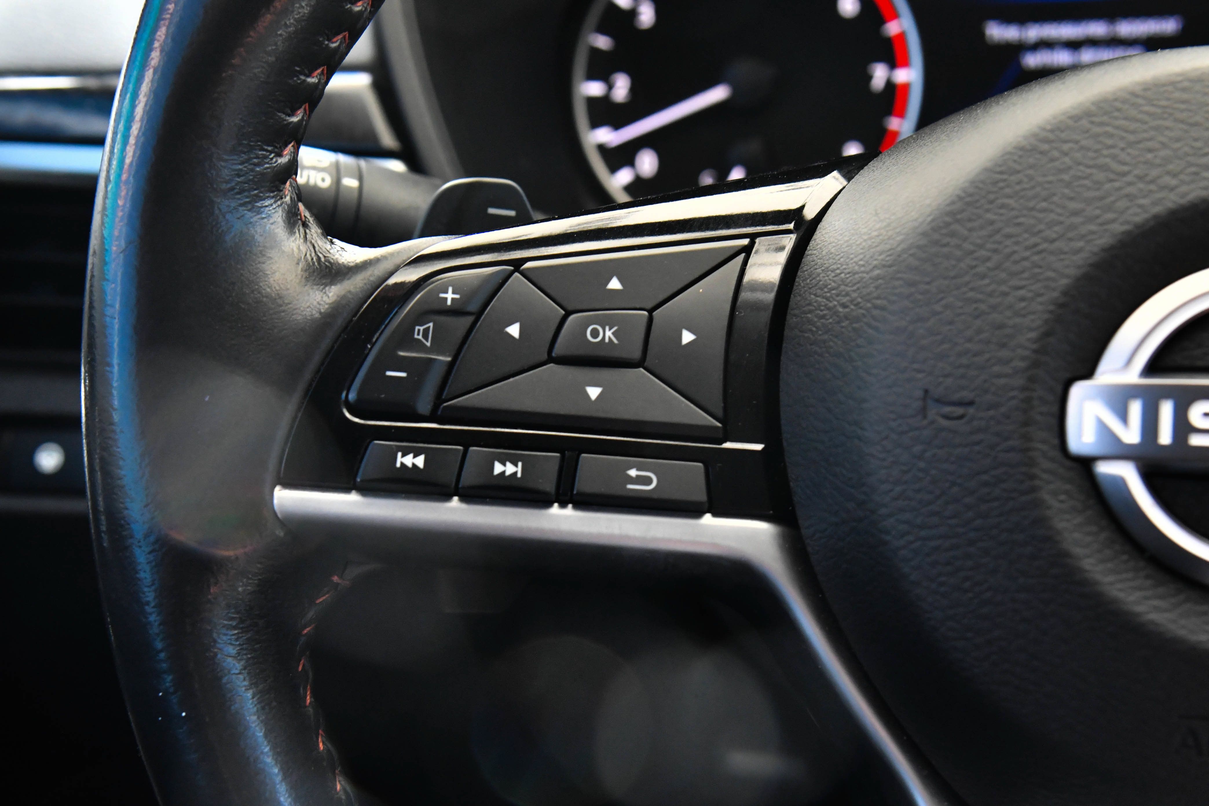 Used 2024 Nissan Altima 2.0 SR FWD image 37