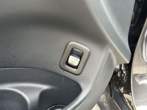 Used 2021 Mercedes-Benz GLC 300 4MATIC image 14