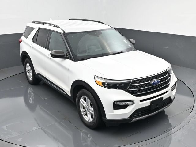 Used 2020 Ford Explorer XLT w/ Equipment Group 202A AWD/4WD image 19
