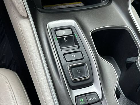 Used 2018 Honda Accord Touring image 19