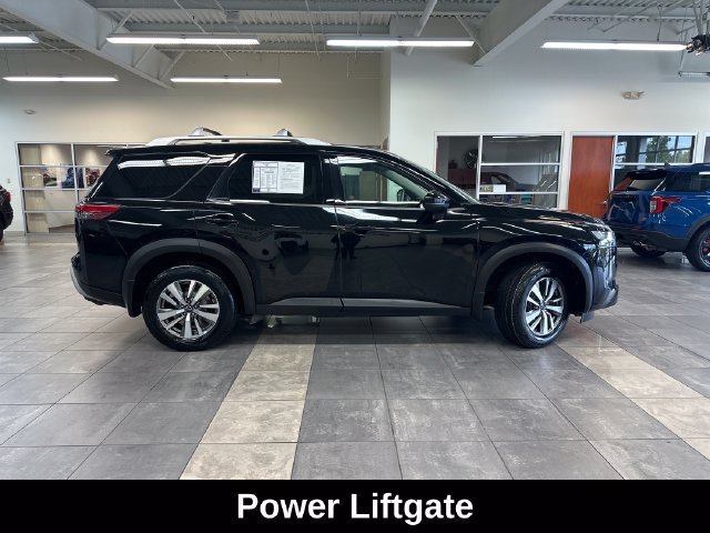 Used 2023 Nissan Pathfinder SL AWD/4WD image 10