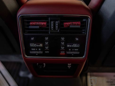 Used 2023 Porsche Cayenne Turbo image 38