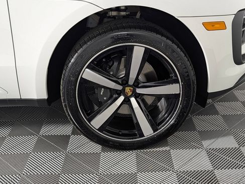 New 2026 Porsche Macan AWD/4WD image 14