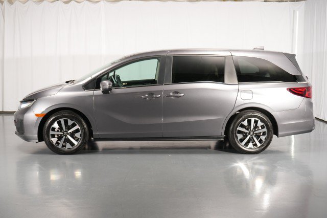 Used 2025 Honda Odyssey EX-L image 2