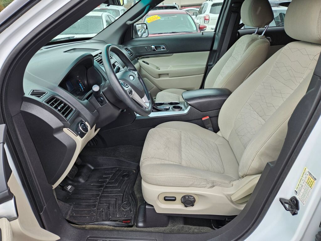 Used 2015 Ford Explorer FWD image 14