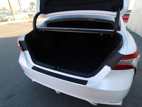 Used 2020 Toyota Camry XSE w/ Blackout Package image 22