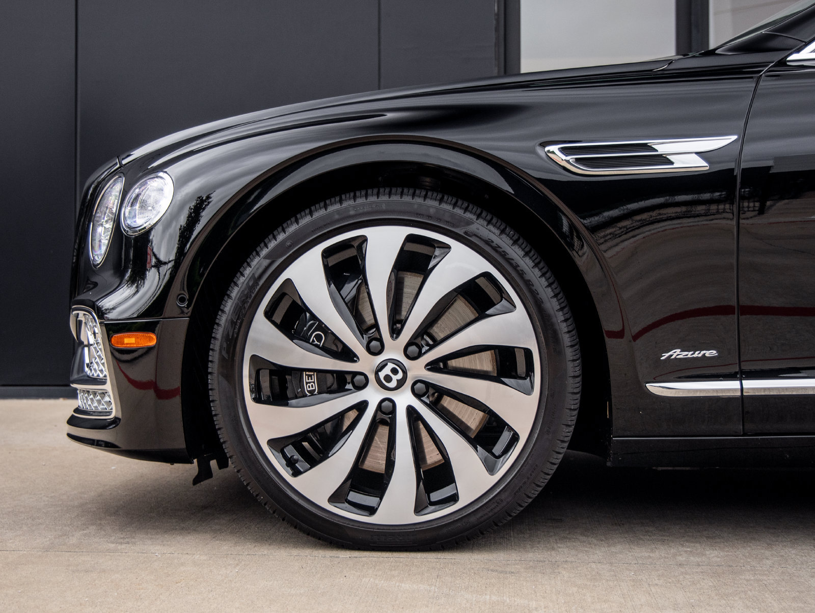 Used 2023 Bentley Flying Spur Azure AWD/4WD image 13