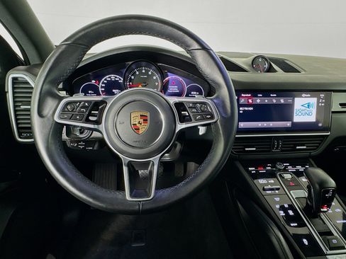 Used 2023 Porsche Cayenne AWD/4WD image 10