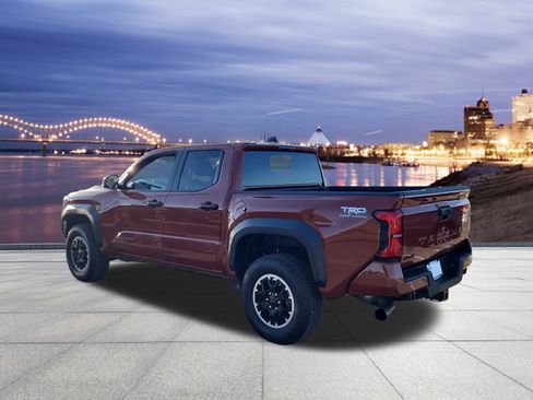 Used 2025 Toyota Tacoma TRD Off-Road image 3