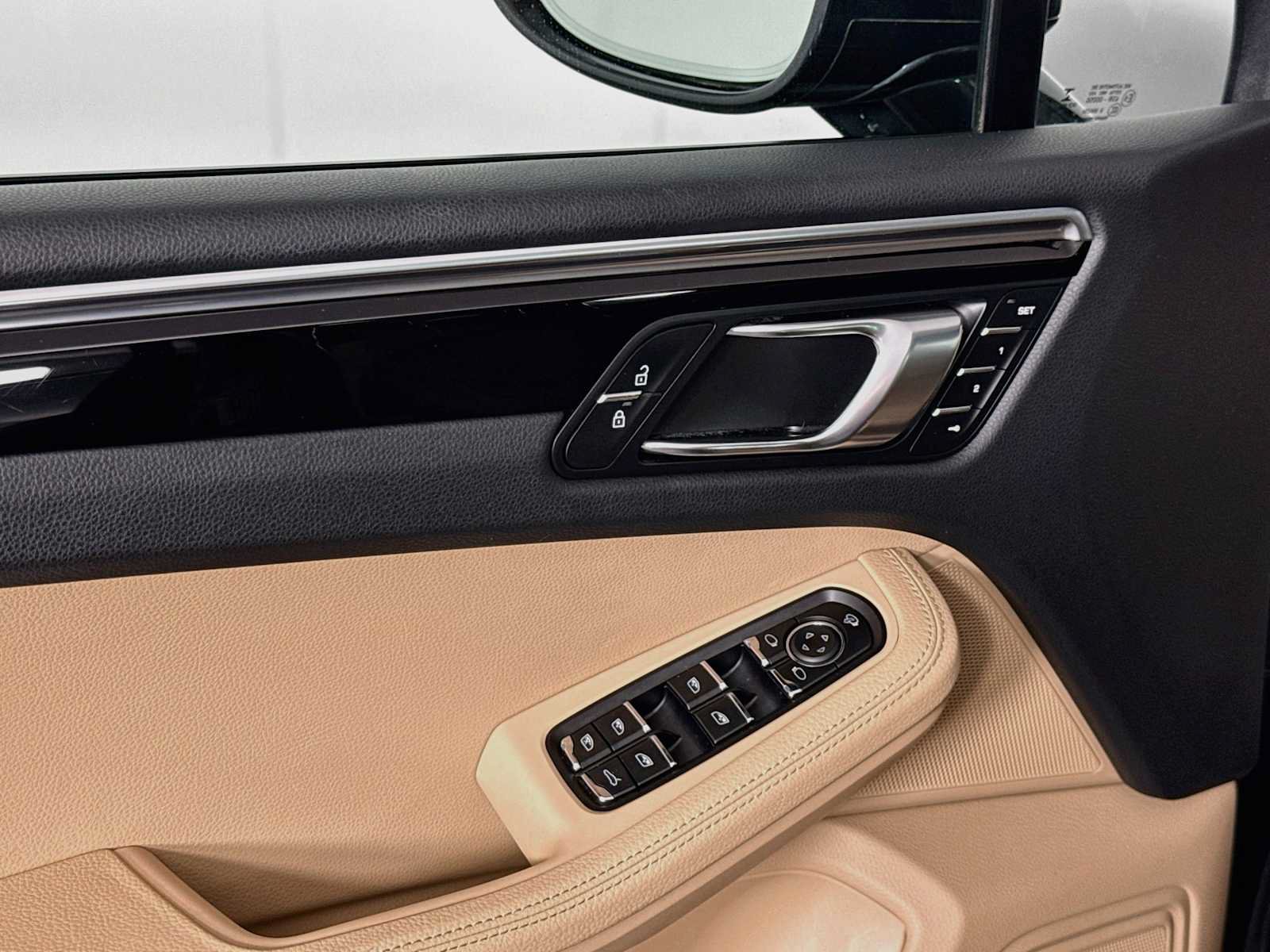 Used 2022 Porsche Macan AWD/4WD image 20