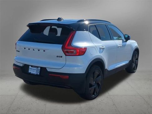Used 2026 Volvo XC40 B5 Ultra w/ Climate Package image 6