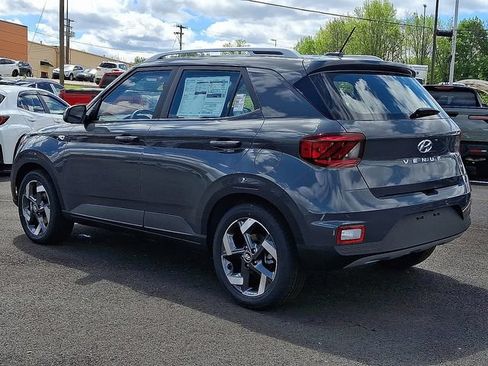 New 2026 Hyundai Venue SEL FWD image 3