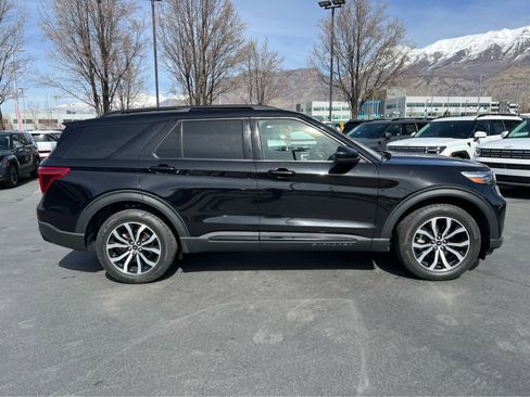 Used 2022 Ford Explorer ST image 6