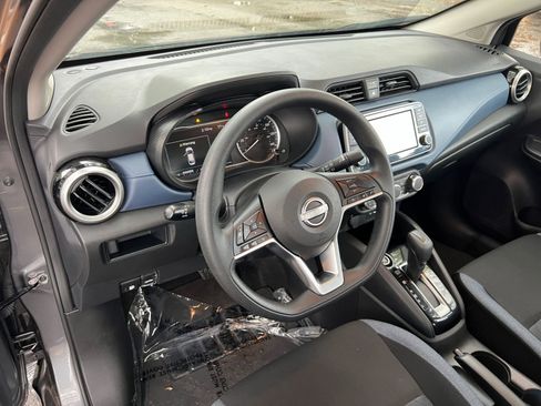Used 2025 Nissan Versa SV image 31