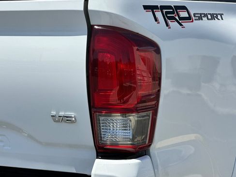 Used 2016 Toyota Tacoma TRD Sport image 25