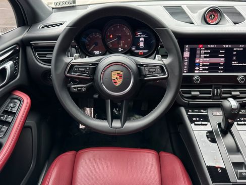 Used 2023 Porsche Macan S image 14