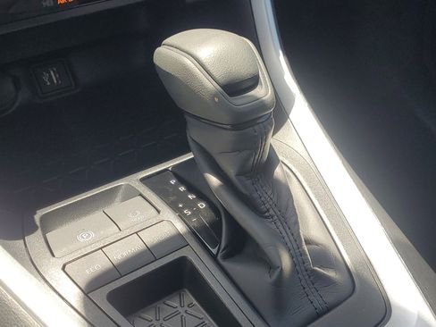 Used 2025 Toyota RAV4 XLE w/ Convenience Package FWD image 31