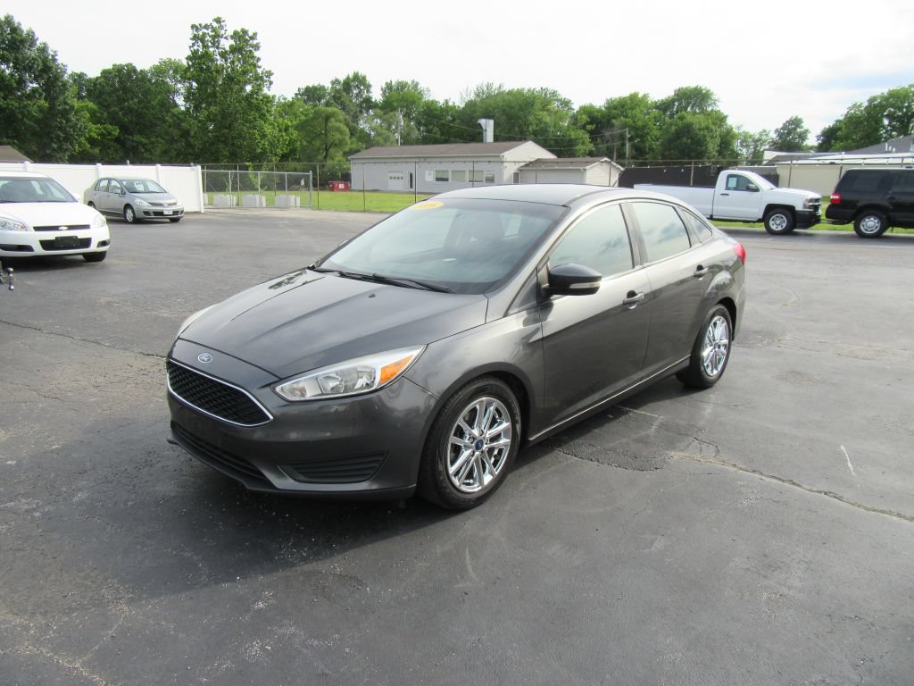 Used 2016 Ford Focus SE FWD image 1