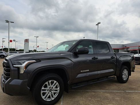 Used 2024 Toyota Tundra SR5 RWD image 9