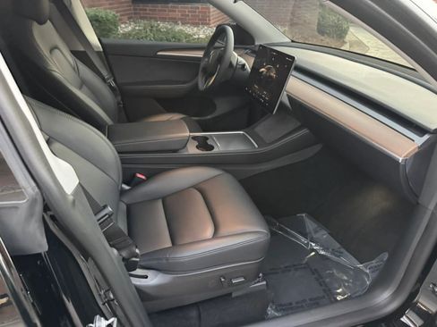 Used 2023 Tesla Model Y Performance AWD/4WD image 40