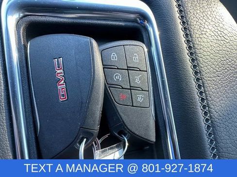 Used 2022 GMC Yukon Denali image 43