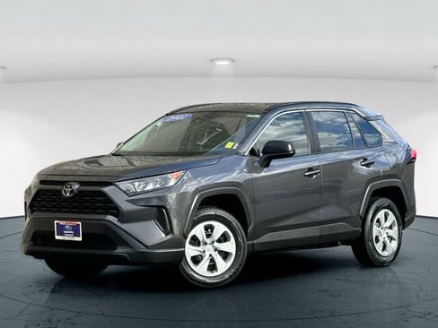 Used 2021 Toyota RAV4 LE image 2