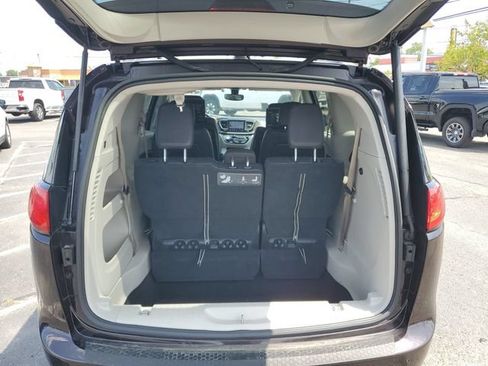 Used 2018 Chrysler Pacifica Touring-L Plus FWD image 25