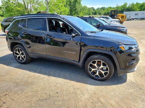 Used 2025 Jeep Compass Limited w/ Sun & Sound Group AWD/4WD image 1