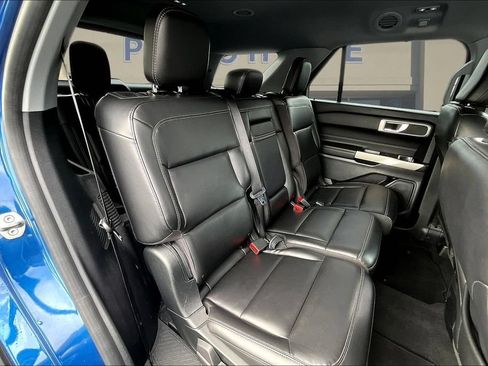 Used 2022 Ford Explorer XLT w/ Equipment Group 202A RWD image 27