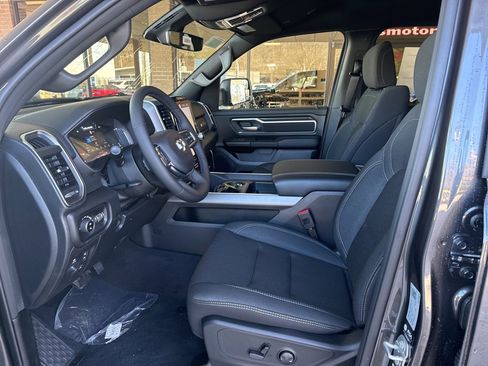 New 2026 RAM 1500 4x4 Crew Cab image 8