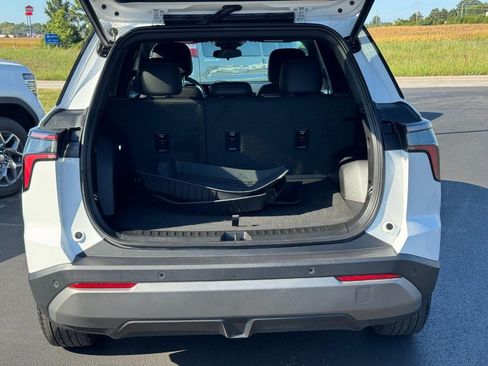 Used 2025 Chevrolet Equinox LT w/ Convenience Package II FWD image 7
