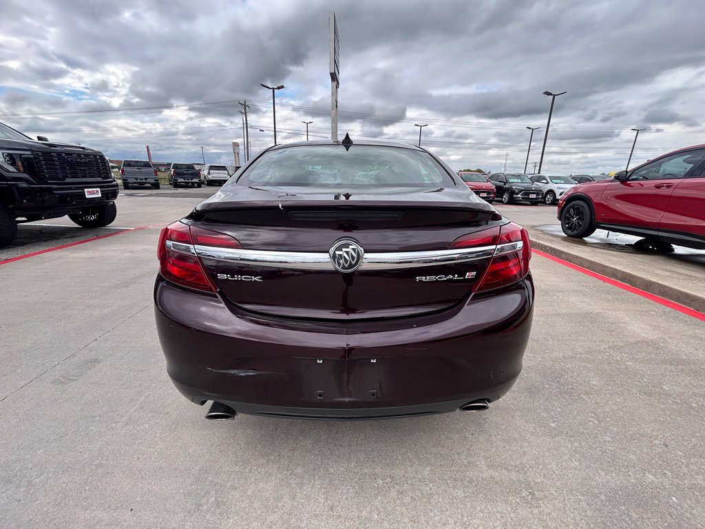 Used 2017 Buick Regal Sport Touring FWD image 3