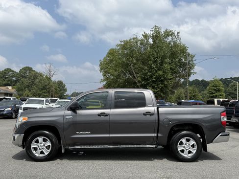 Used 2016 Toyota Tundra SR5 w/ SR5 Upgrade Package image 10