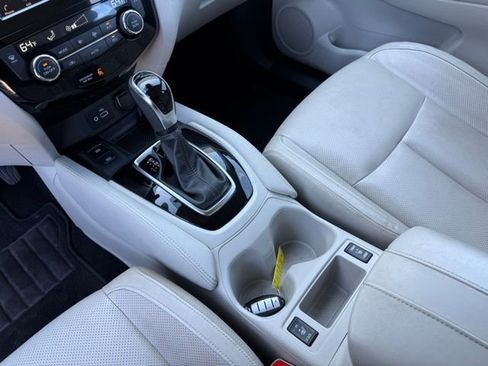 Used 2019 Nissan Rogue Sport SL image 22