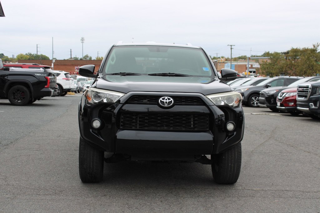 Used 2018 Toyota 4Runner SR5 RWD image 2